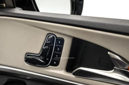 Mahindra Xuv700 Door Controls